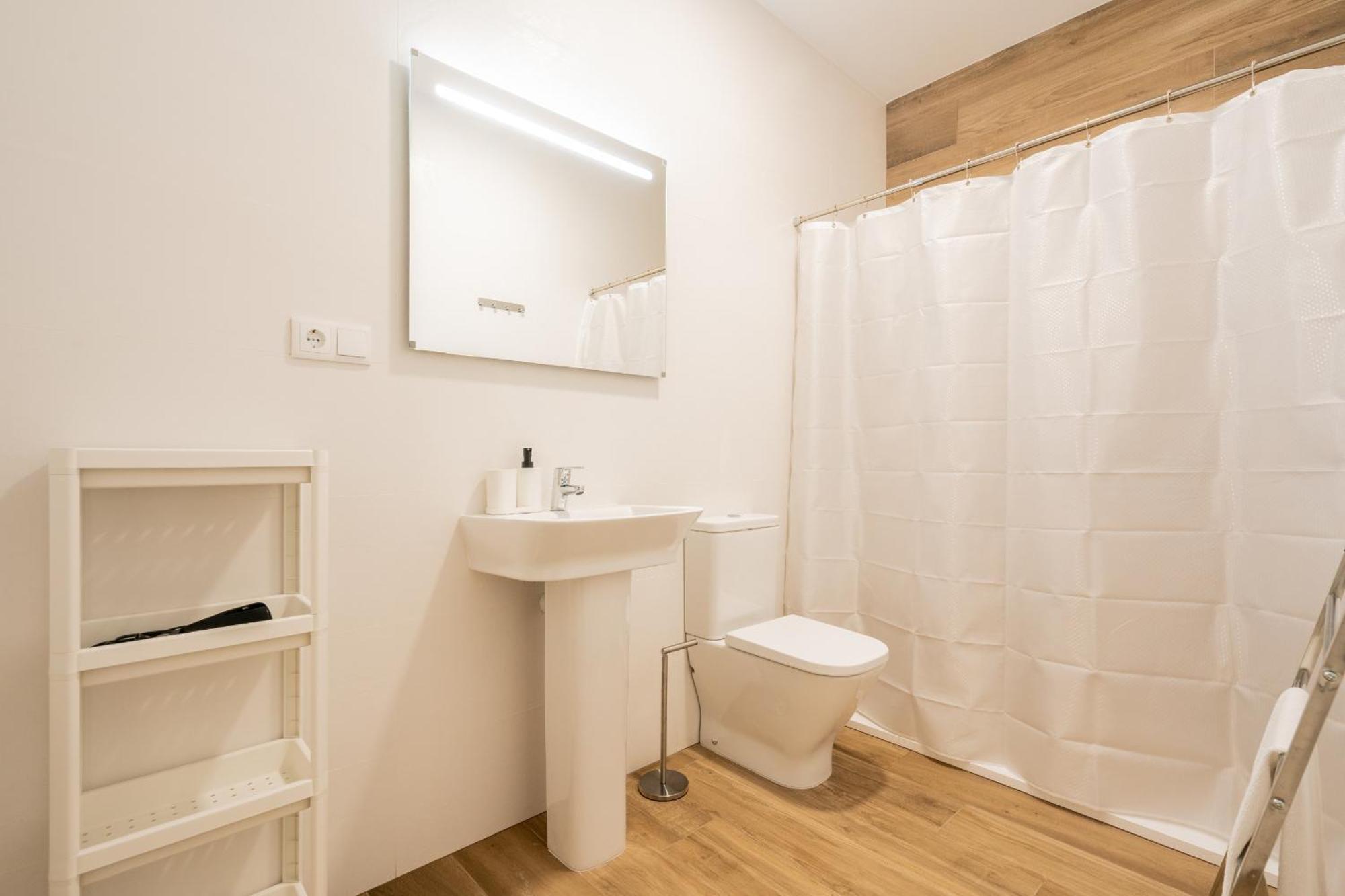 Appartamento Visitval Flats 1 Valenza Esterno foto