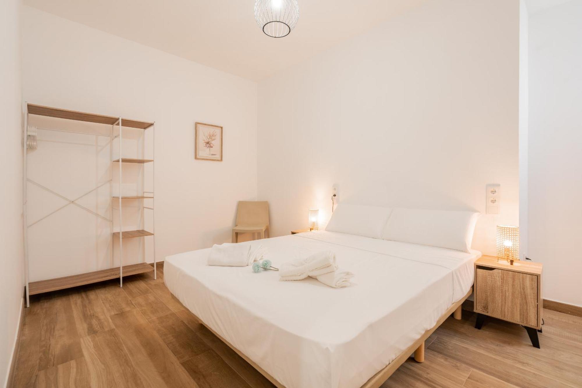 Appartamento Visitval Flats 1 Valenza Esterno foto